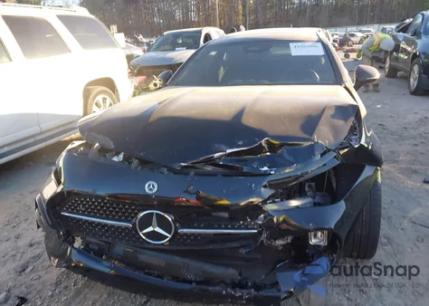 2024 Mercedes-Benz Cle 300 4Matic z USA, uszkodzony, nr VIN W1KMJ4HB0RF042213